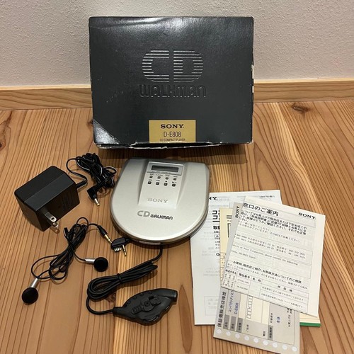 Sony e808 walkman silver - sony,